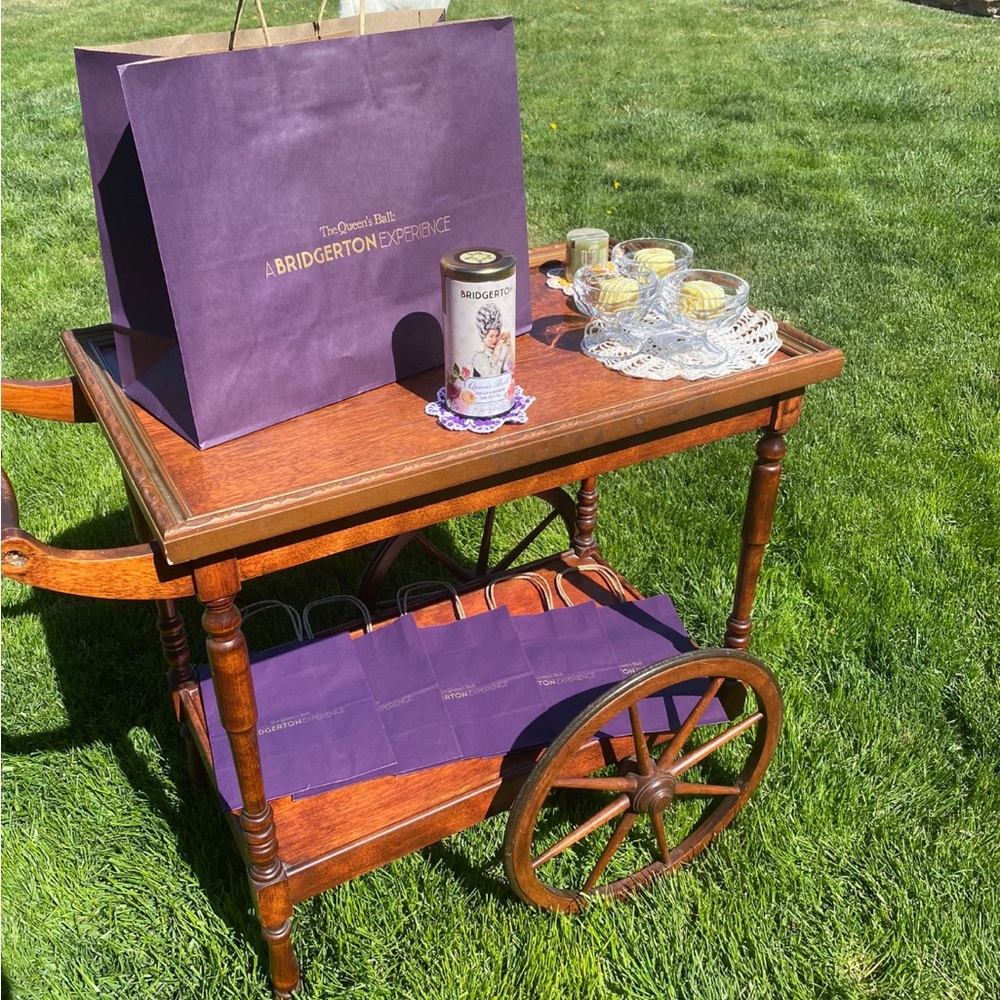 Bridgerton Tea & Bridgerton gift bags